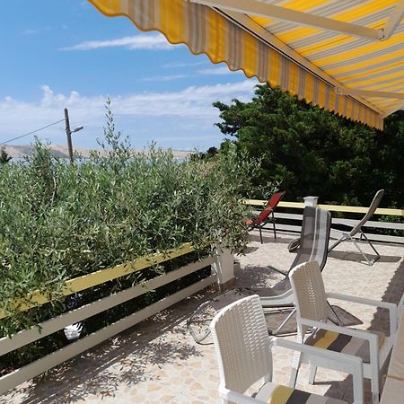 Apartment Milka By The Sea Karlobag Exterior photo