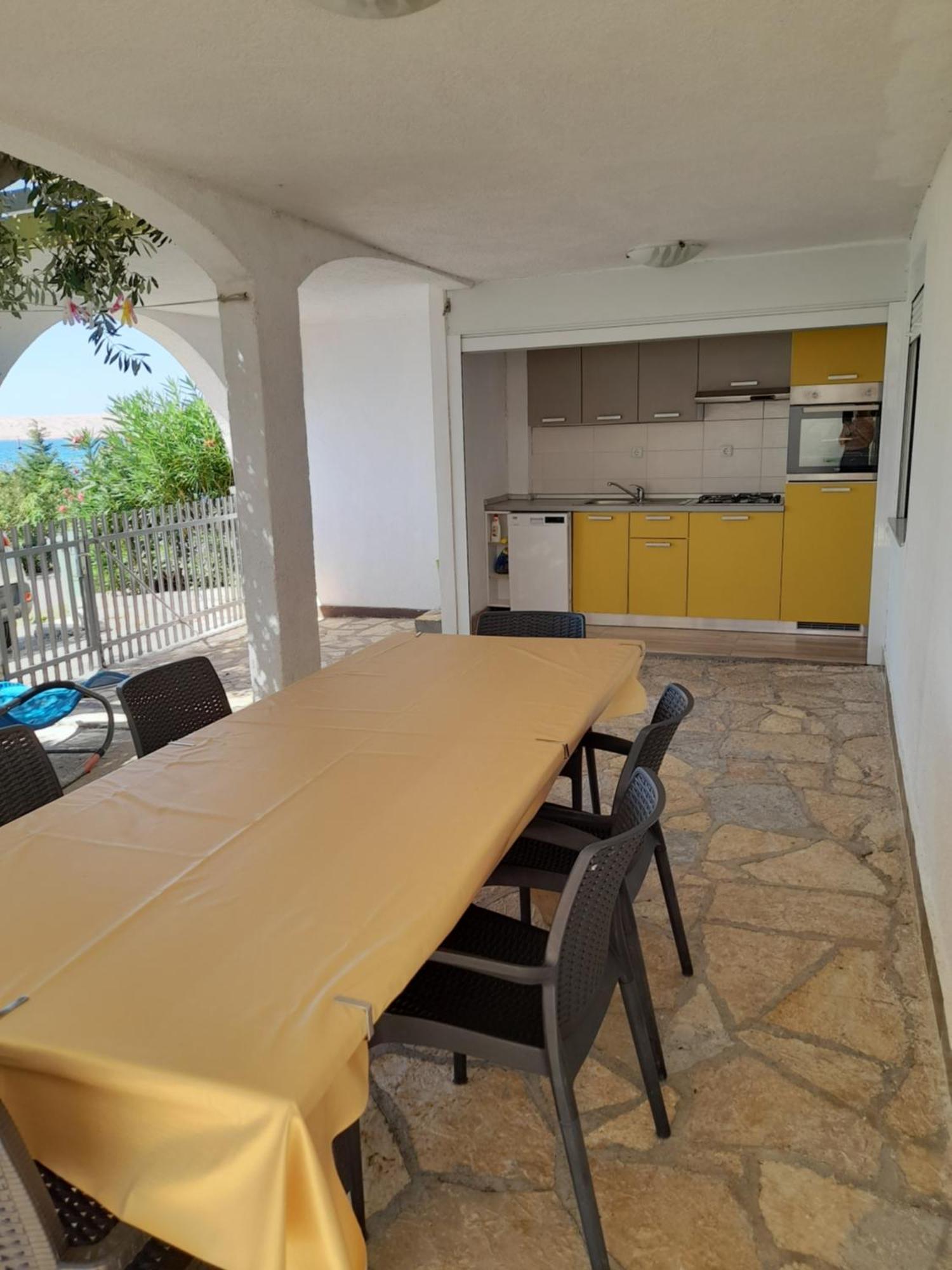 Apartment Milka By The Sea Karlobag Exterior photo