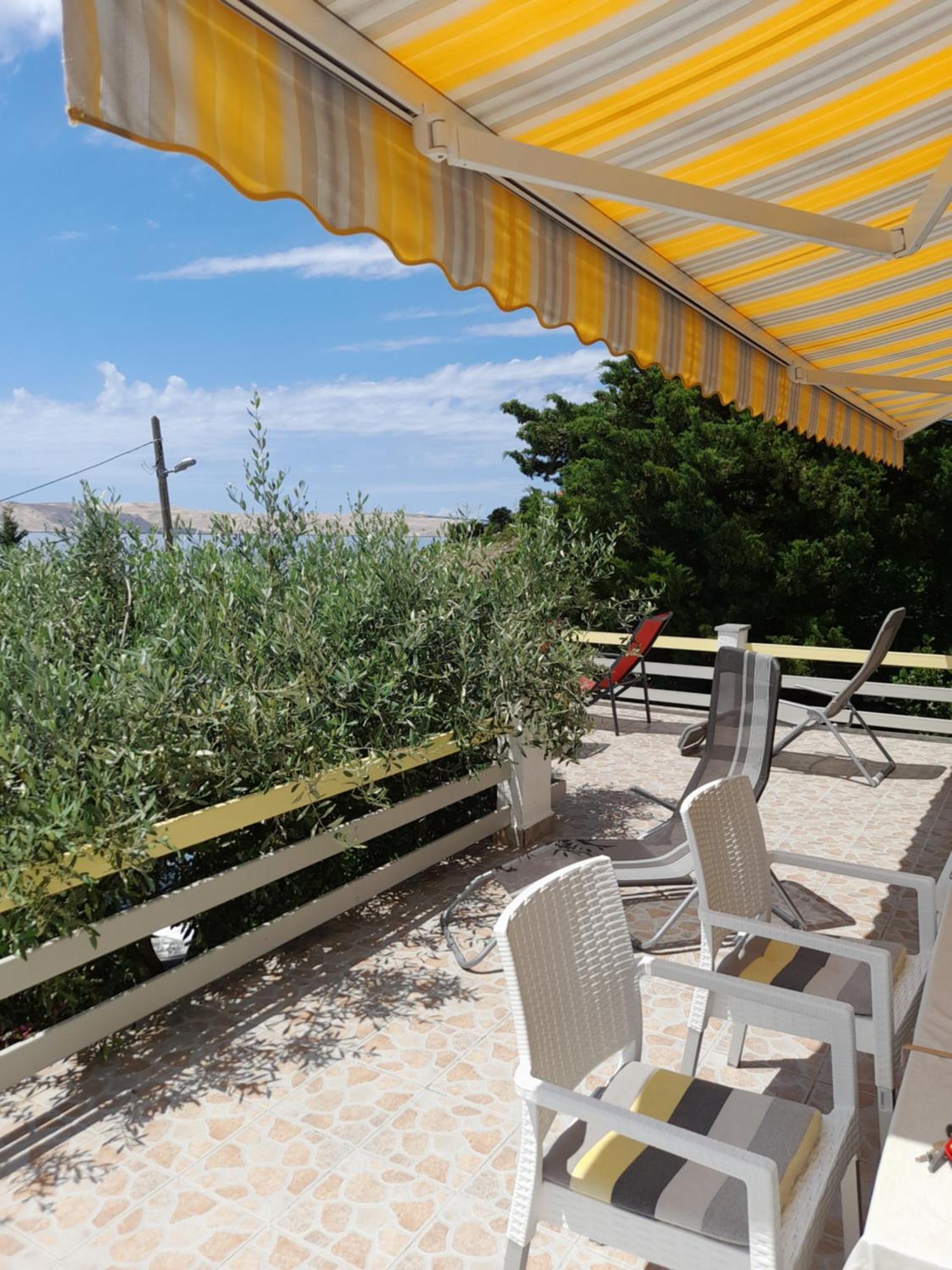 Apartment Milka By The Sea Karlobag Exterior photo