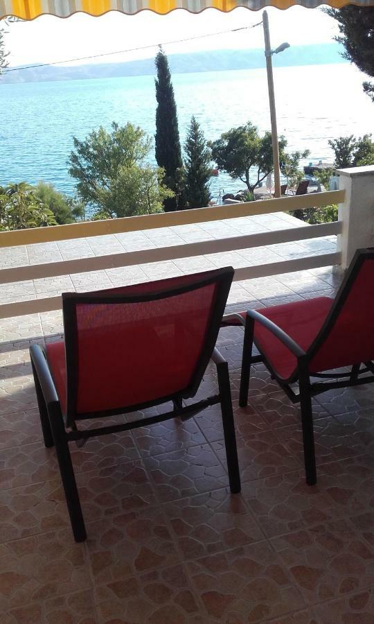 Apartment Milka By The Sea Karlobag Exterior photo