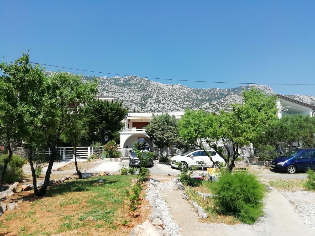 Apartment Milka By The Sea Karlobag Exterior photo
